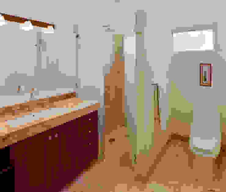 Excelencia en Diseño Colonial style bathrooms Marble Beige