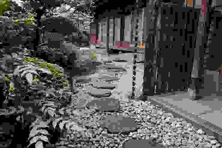 大阪府松原市の邸宅, 杉田造園 株式会社 杉田造園 株式会社 Asian style gardens Stone