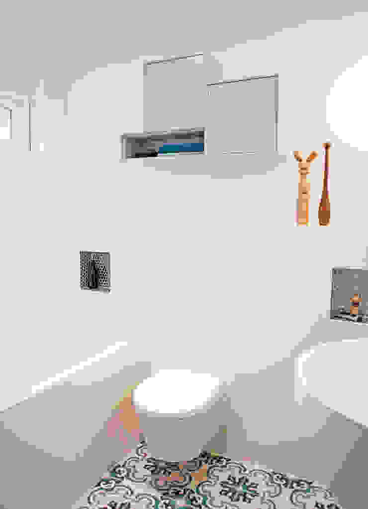 badkamer met zacht blauw IJzersterk interieurontwerp Moderne badkamers