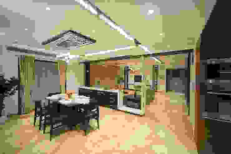 Samrath Paradise IMAGE N SHAPE Modern dining room