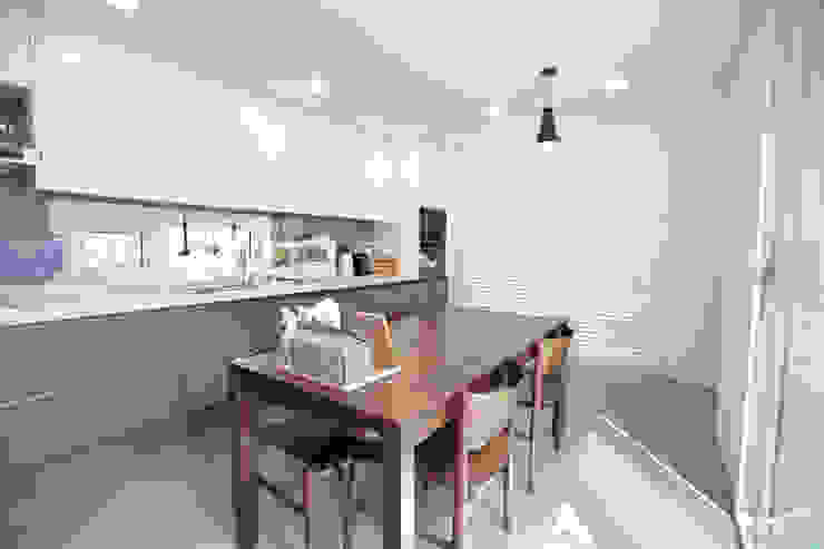 한글주택(주) Modern kitchen