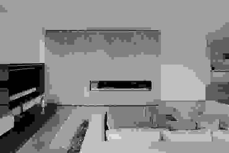 BPLUSARCHITEKTUR 미니멀리스트 거실