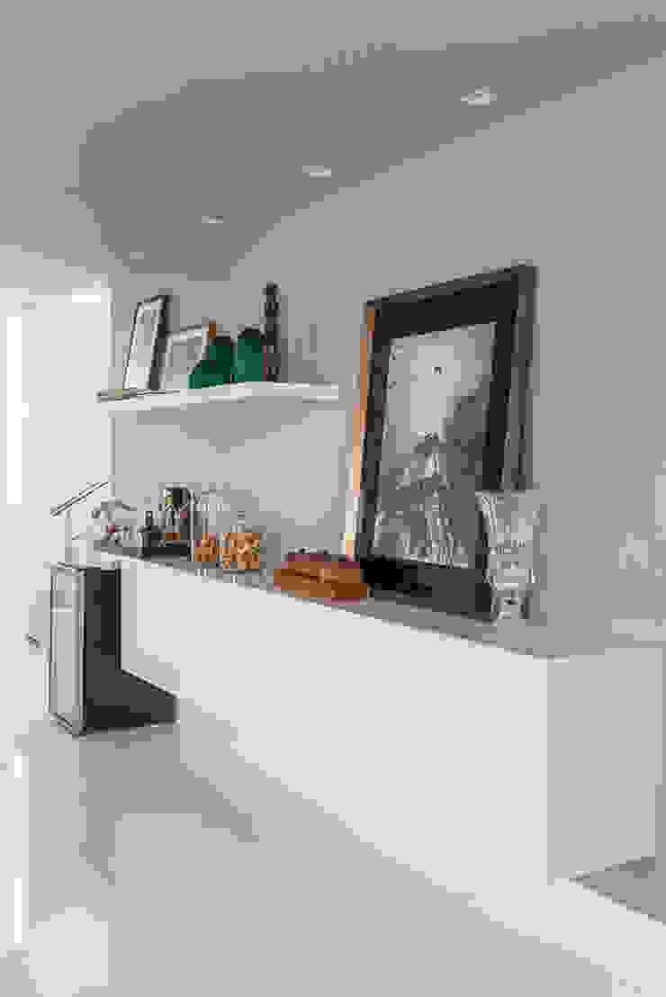 Duo Arquitetura Living room MDF White