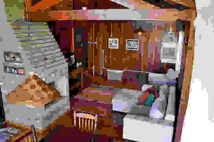 Residência G.S Salas de estar rústicas por Zani.arquitetura Rústico