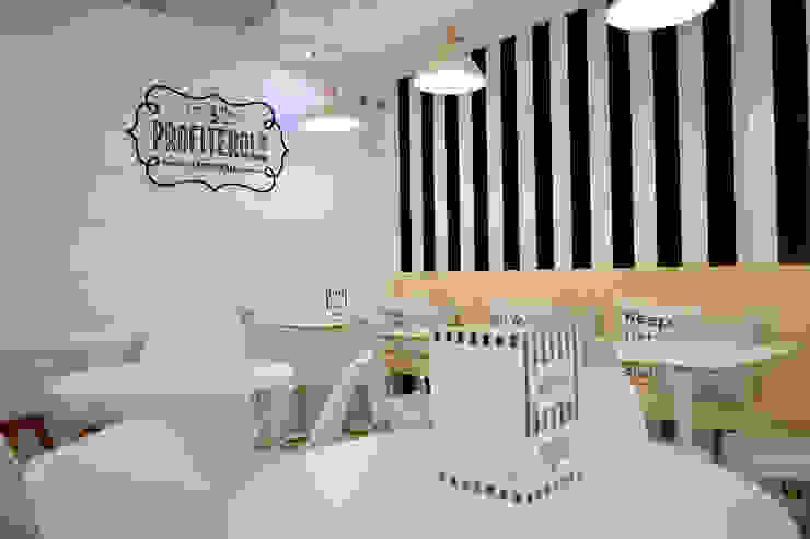 Tó Liss Espacios comerciales Madera Acabado en madera