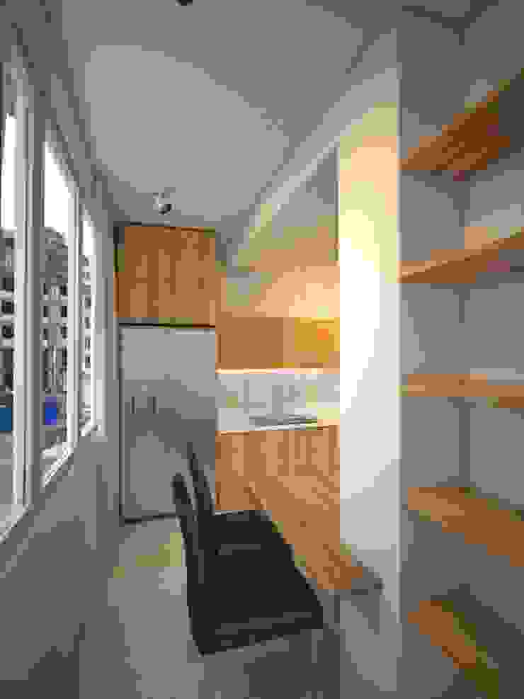 Дизайн студия Александра Скирды ВЕРСАЛЬПРОЕКТ Cocinas de estilo minimalista