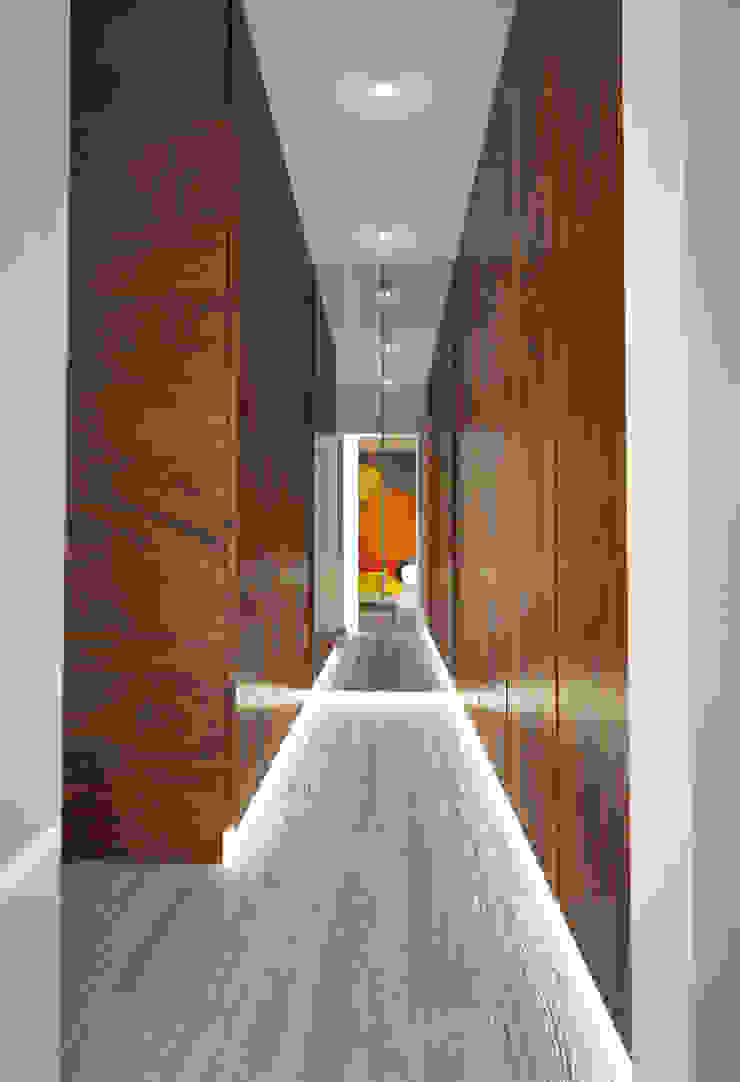 Suite 2 Closets modernos por Tiago Martins - 3D Moderno