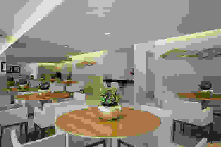 Tárcyla & Savane Arquitetas Associadas Sala da pranzo moderna