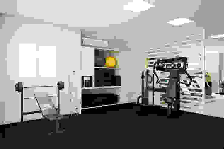 Tárcyla & Savane Arquitetas Associadas Palestra in stile moderno