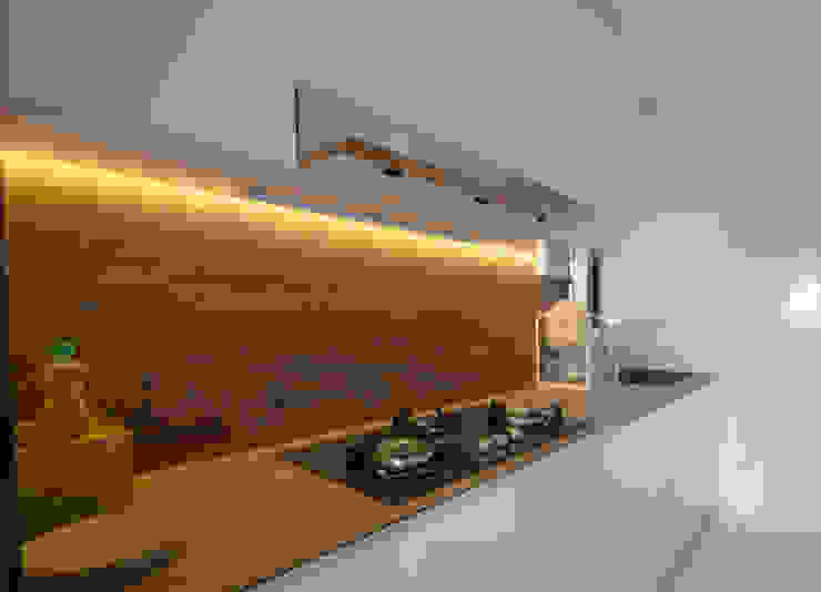 Designer House Cocinas de estilo moderno