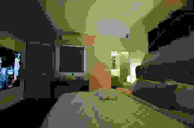 Designer House Cuartos de estilo moderno