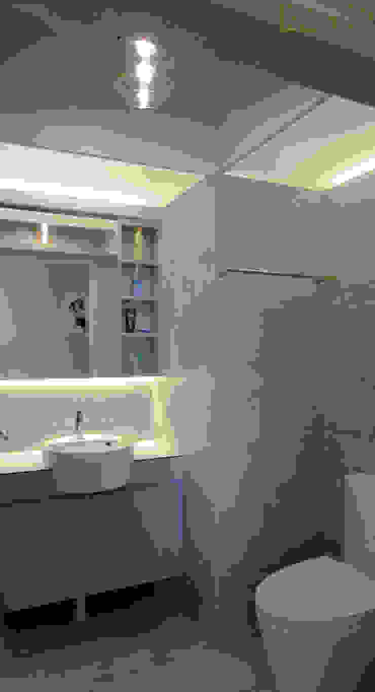 Designer House Baños de estilo moderno