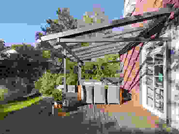 Windgeschütze Terrasse Solarlux GmbH Balkon, Veranda & Terrasse im Landhausstil Terrasse,Terrassendach,Glashaus,Solarlux