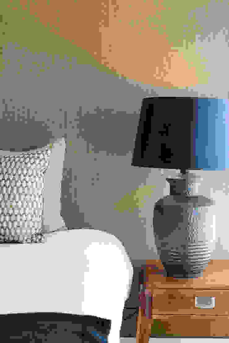 Traço Magenta - Design de Interiores غرفة نوم خشب Beige