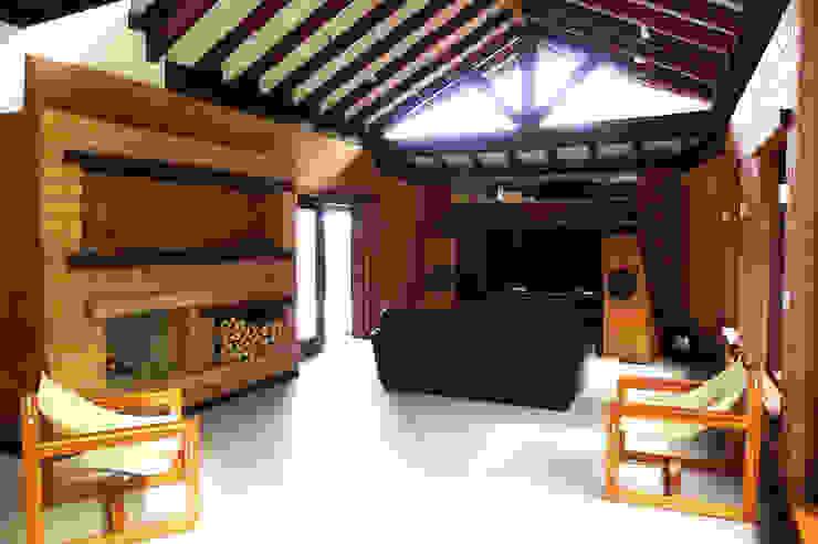 Baixo Impacto Arquitetura Ltda. 러스틱스타일 거실