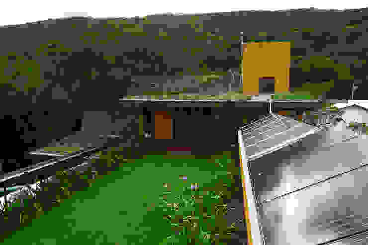 Baixo Impacto Arquitetura Ltda. 러스틱스타일 정원