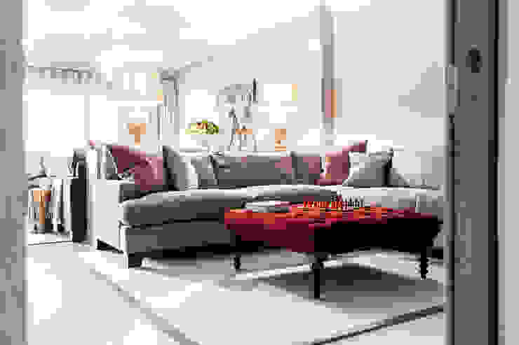 Open Plan Space Lauren Gilberthorpe Interiors Eklektyczny salon Czerwony buttonned footstool,red,grey,corner sofa