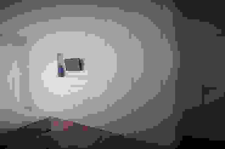 Phòng ngủ phong cách hiện đại bởi Jesus Correia Arquitecto Hiện đại