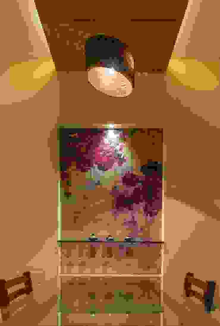 dining with wallpaper iSTUDIO Architecture Classic style dining room