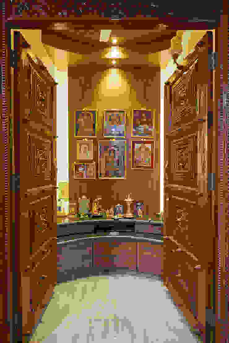 temple doors iSTUDIO Architecture Modern windows & doors Picture frame,Wood,Interior design,Wood stain,Floor,Art,Flooring,Wall,Hardwood,Hall
