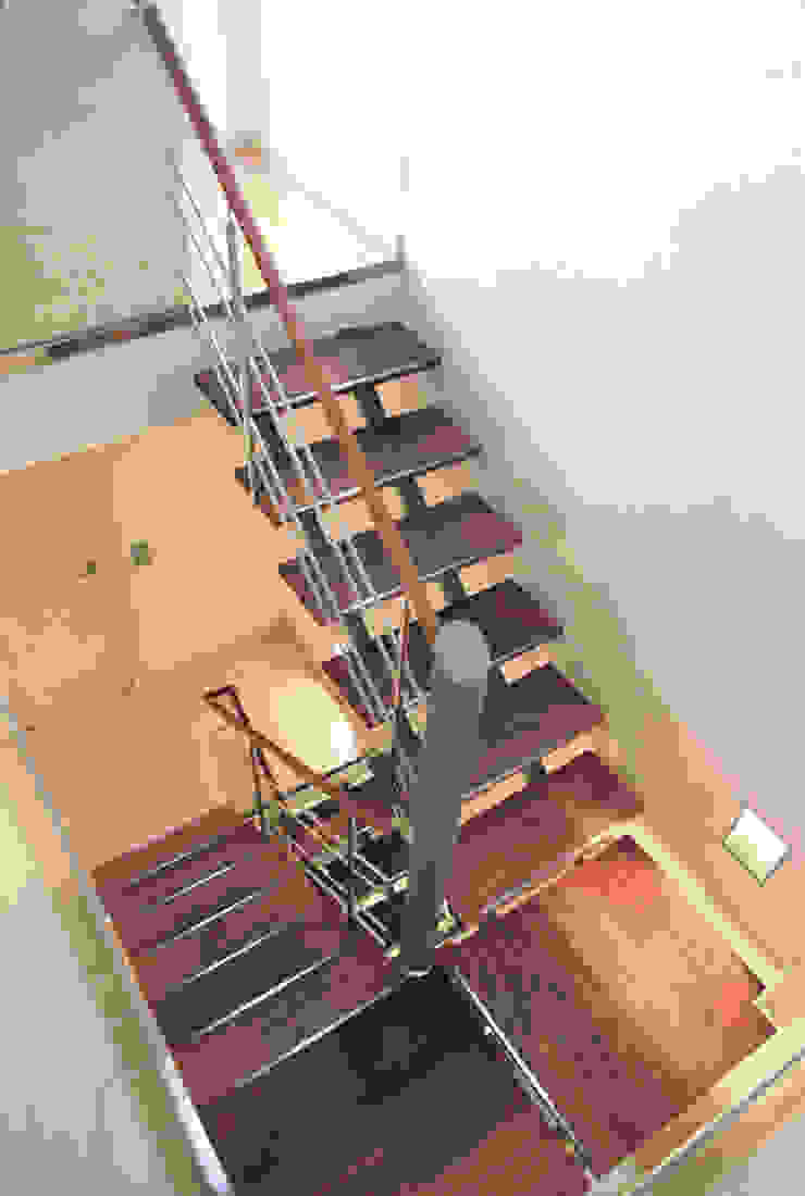 Escalera en una casa de 3 plantas. | homify