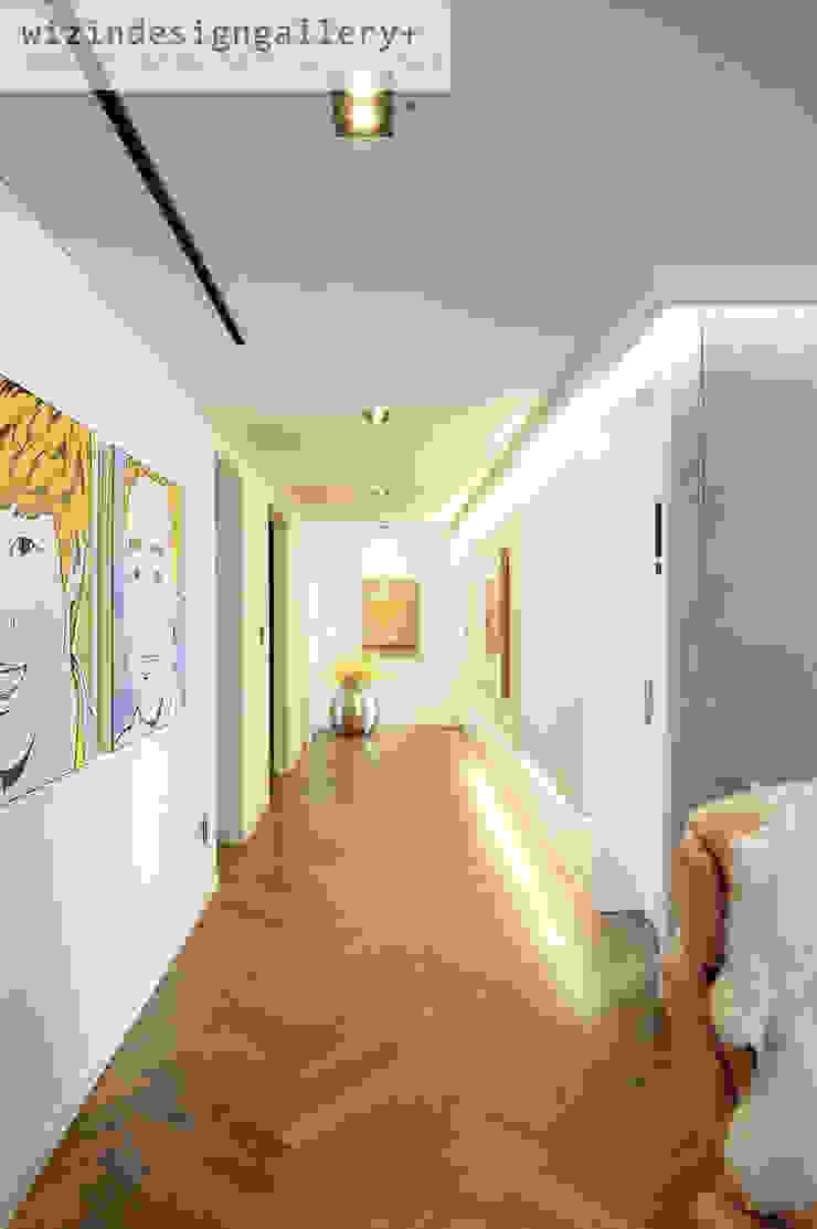 wizingallery Ingresso, Corridoio & Scale in stile moderno