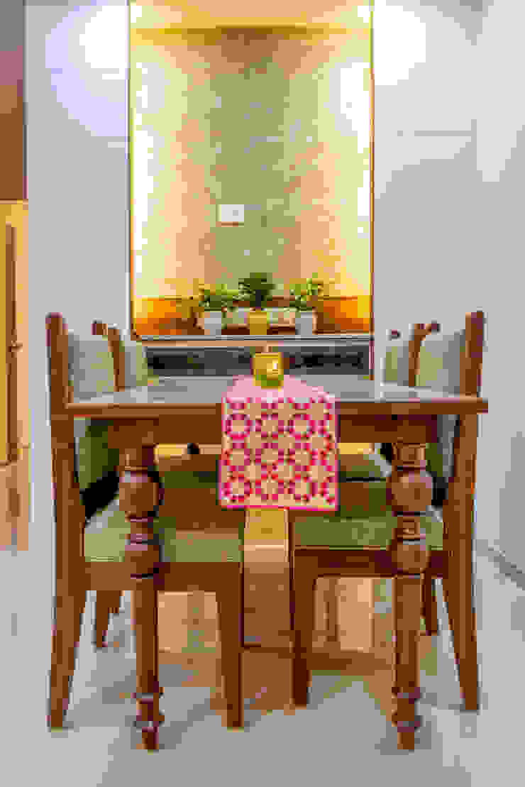 Salas de jantar ecléticas por Saar Interior Design Eclético