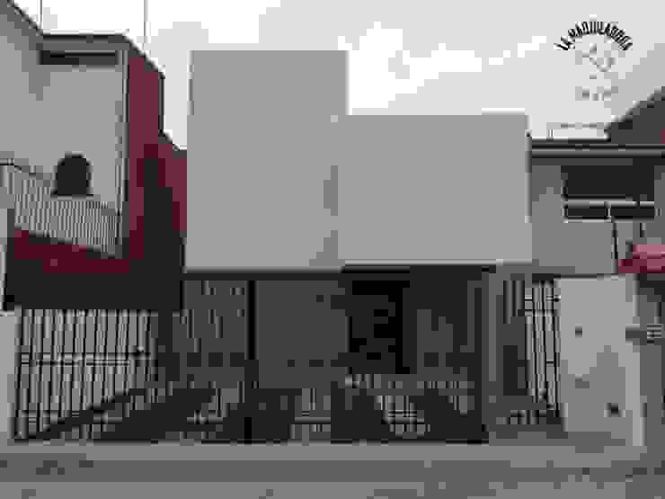 Casa Alborada, La Maquiladora / taller de ideas La Maquiladora / taller de ideas Minimalist houses