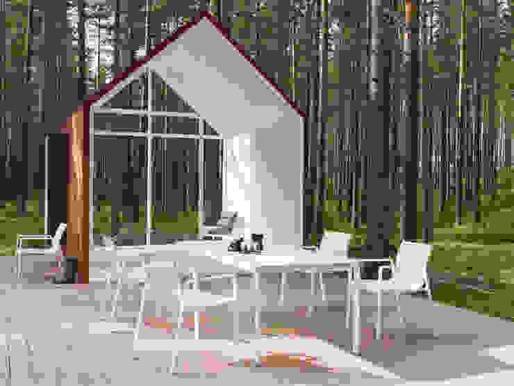 Outdoor Dining, MOHD - Mollura Home and Design MOHD - Mollura Home and Design Taman Minimalis Furniture