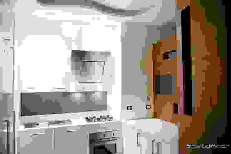 cucina antoniodimaro + Partners Cucina minimalista
