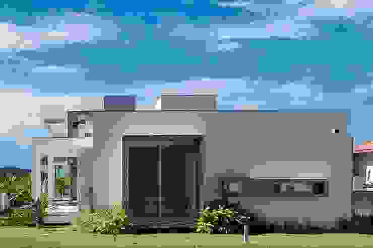 Casa CSP 2, PJV Arquitetura PJV Arquitetura Moderne Häuser Beton Weiß