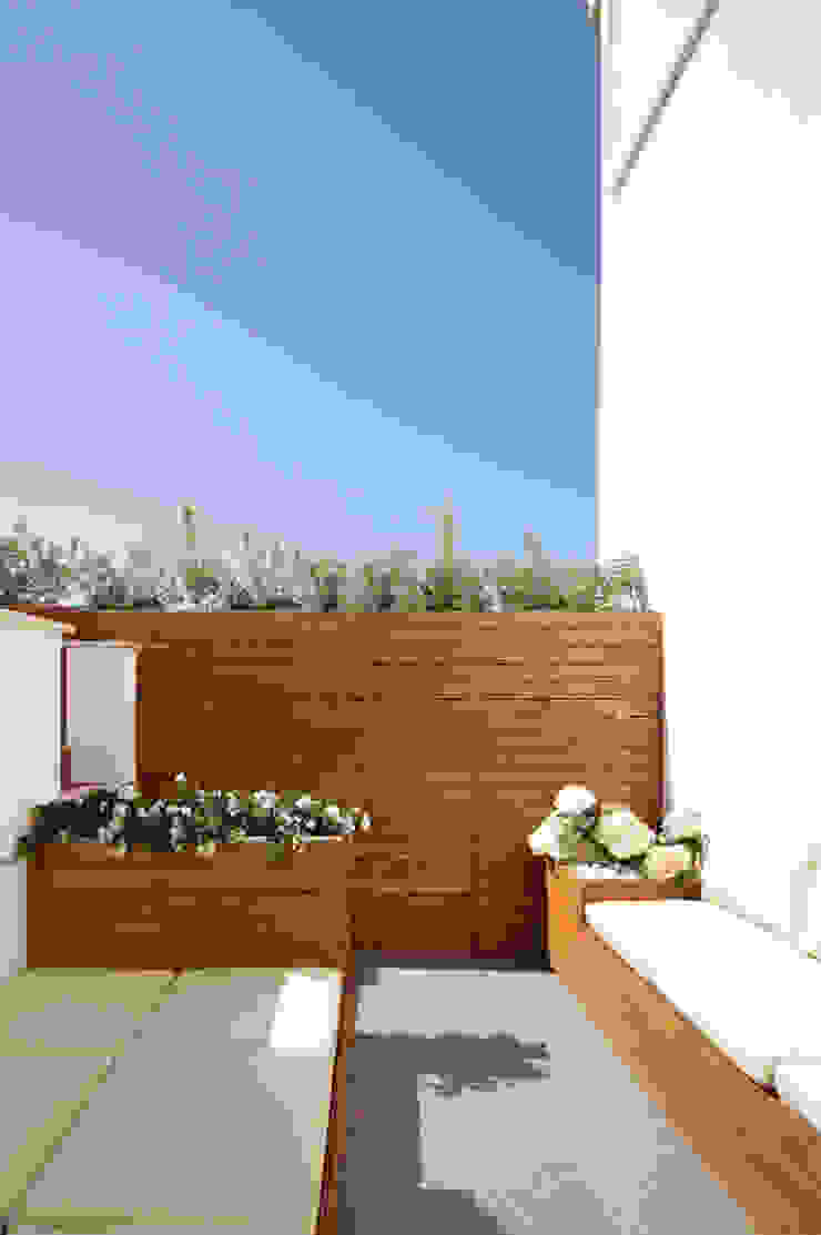 TER, studioSAL_14 studioSAL_14 Balcone, Veranda & Terrazza in stile minimalista Legno Pianta,Vaso di fiori,Costruzione,Cielo,Legna,Rettangolo,Pavimentazione,Pianta della casa,Pavimento,Ombra
