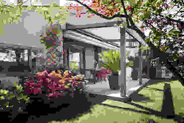 C House, EXiT architetti associati EXiT architetti associati Minimalist balcony, veranda & terrace