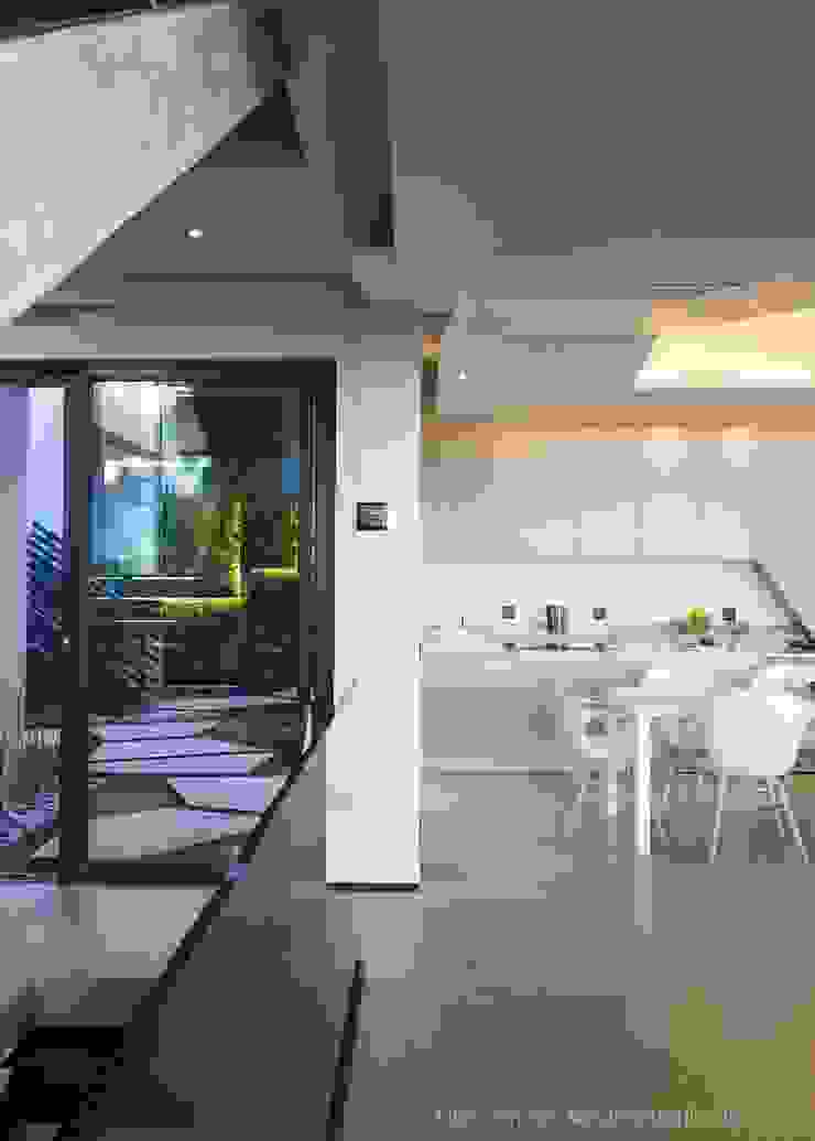 Concrete House Nico Van Der Meulen Architects Cocinas modernas