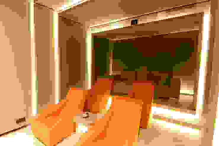 Concrete House Nico Van Der Meulen Architects Salas multimedia modernas