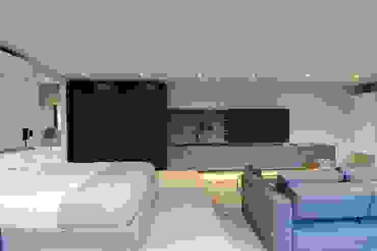 Concrete House Nico Van Der Meulen Architects Dormitorios modernos