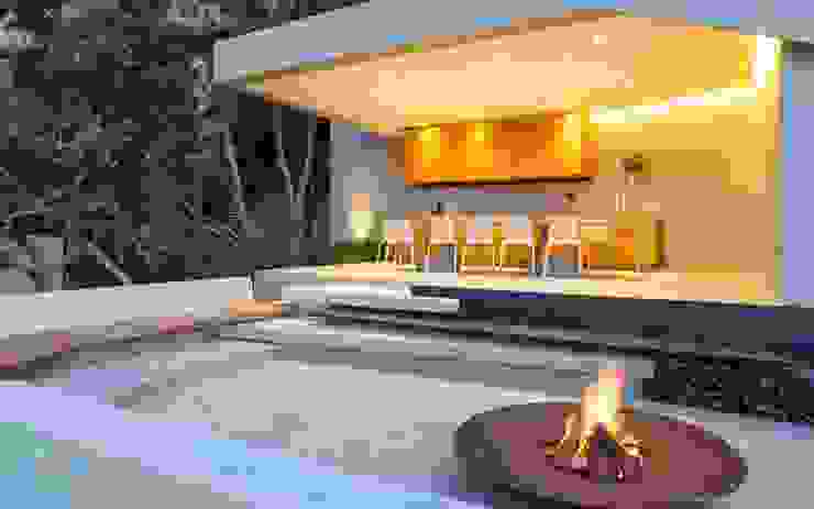 Concrete House Nico Van Der Meulen Architects Jardines modernos