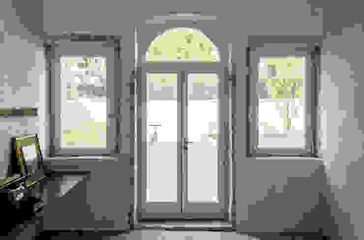 Progetto MORO SAS DI GIANNI MORO Modern windows & doors