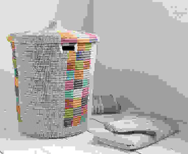 Disco laundry basket homify حمام Brown woven basket,laundry basket,bathroom,colourful basket,Storage