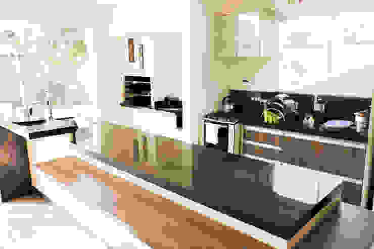 Casa RM53, Cecyn Arquitetura + Design Cecyn Arquitetura + Design Modern Kitchen Concrete White