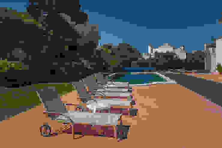 Vale do Lobo Piscinas clássicas por Zenaida Lima Fotografia Clássico