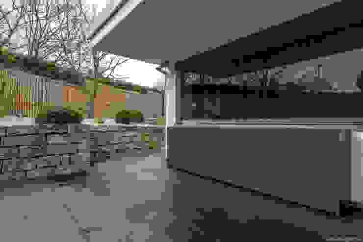 Terrassenschrank @win nach Maß - wetterfest | homify