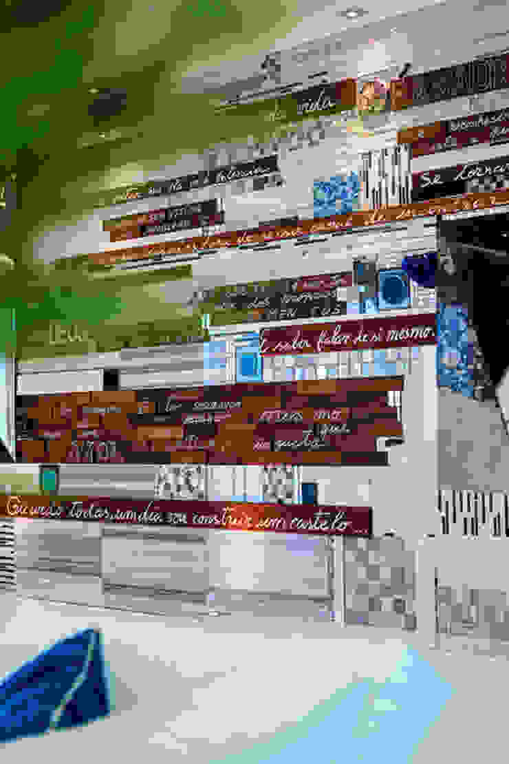 Moradia Algarve 2013 Atelier Ana Leonor Rocha Salas de estar modernas