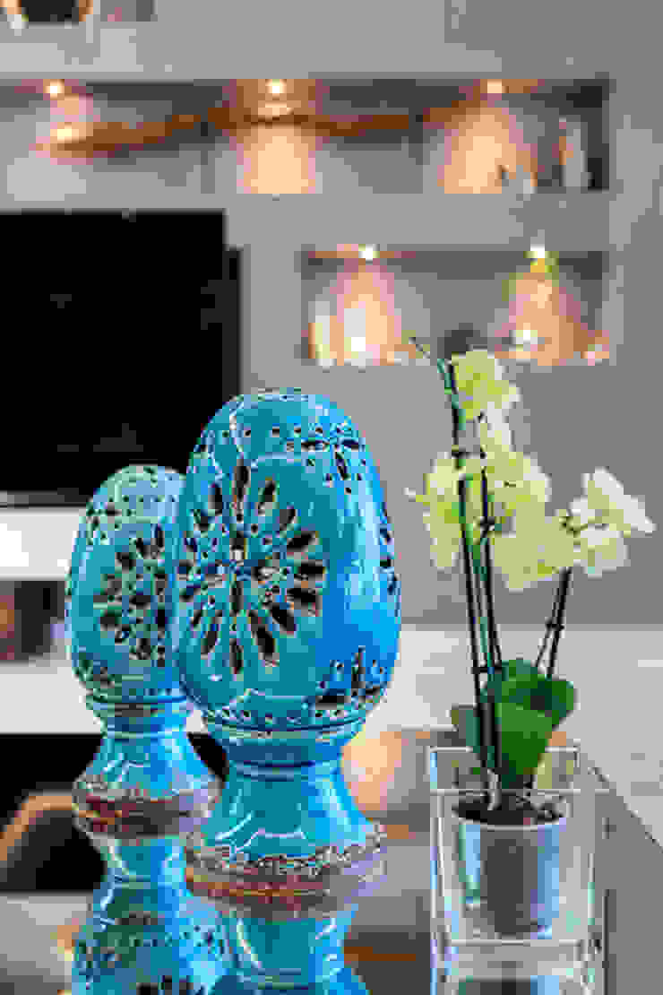 Moradia Algarve 2013 Atelier Ana Leonor Rocha Salas de estar modernas