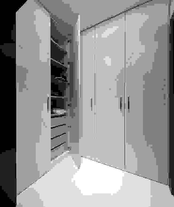 Moradia Algarve 2013 Atelier Ana Leonor Rocha Closets modernos