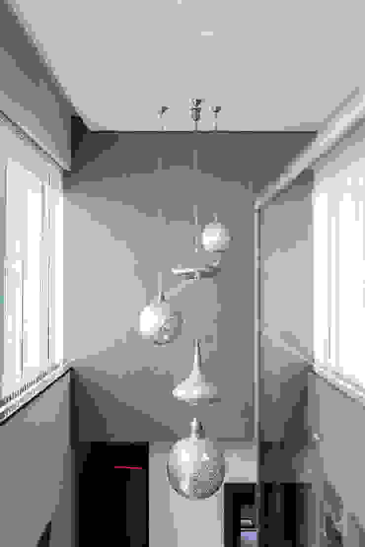 Moradia Algarve 2013 Atelier Ana Leonor Rocha Corredores, halls e escadas modernos