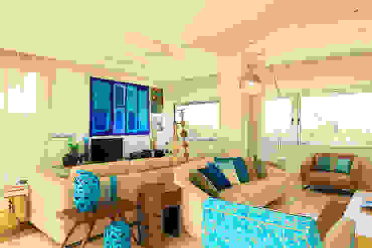 Moradia Algarve 2012 Atelier Ana Leonor Rocha Salas de estar mediterrânicas