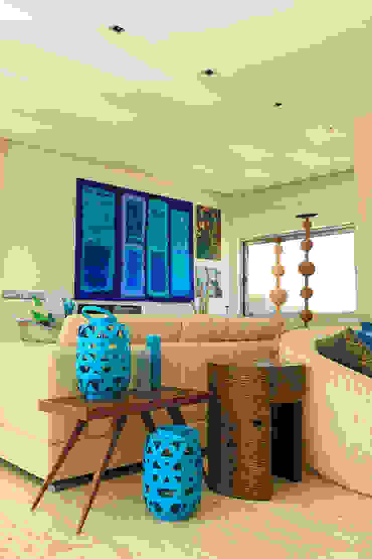 Moradia Algarve 2012 Atelier Ana Leonor Rocha Salas de estar mediterrânicas