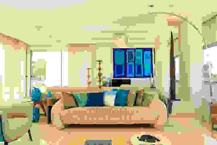 Moradia Algarve 2012 Atelier Ana Leonor Rocha Salas de estar mediterrânicas