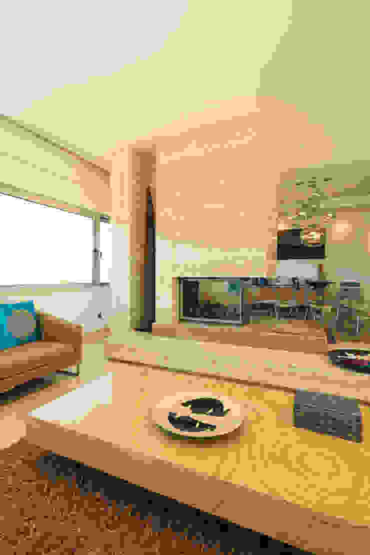 Moradia Algarve 2012 Atelier Ana Leonor Rocha Salas de estar mediterrânicas